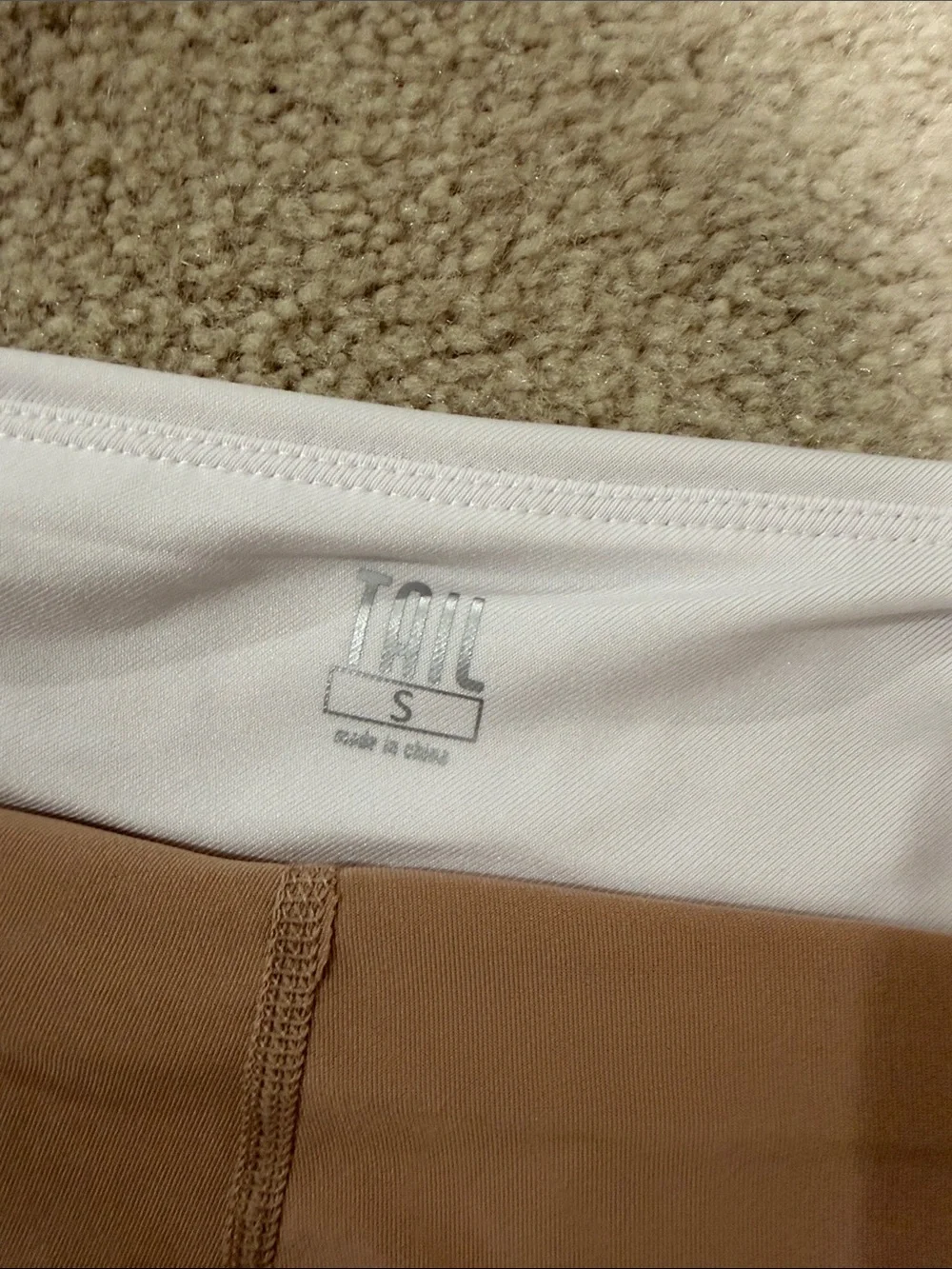 Women's White Pleated Hem Golf Skirt - Picture 3 of 4